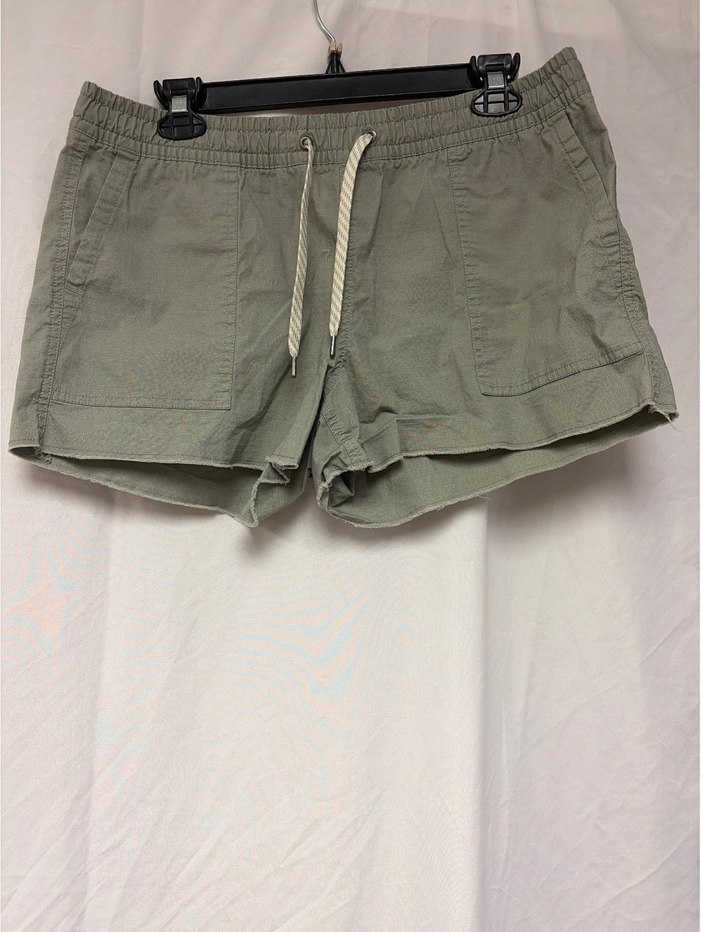 Vuori Women's Light Green Organic Cotton Blend Shorts Medium